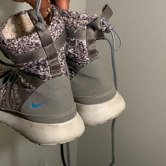 Nike Rosherun Hi Sneakerboot print size 7.5 - Picture 7 of 10